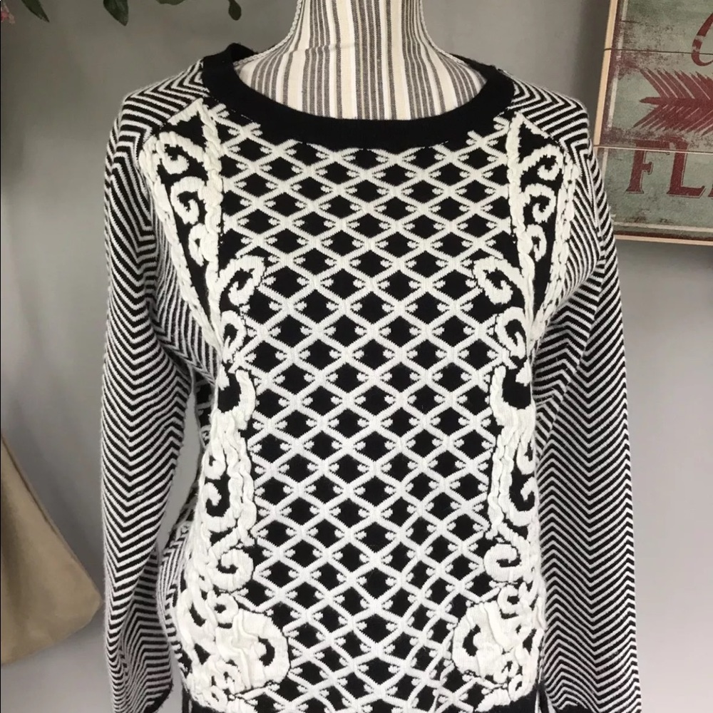 Greylin Black Geometric Long Sleeve Sweater Top M